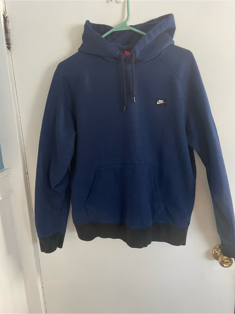 Men’s Nike Navy and Black Hooded Pullover Sweatshirt size medium